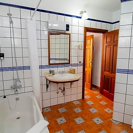 El Tejar فندق
